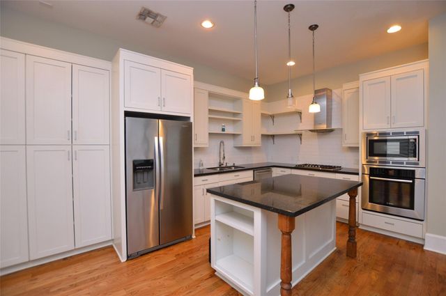 1538 W 23rd Street C, Houston, TX 77008