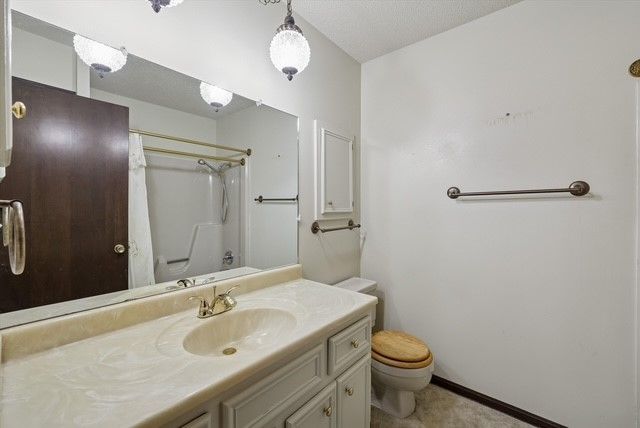 4612 Western Hills Drive, West Des Moines, IA 50265