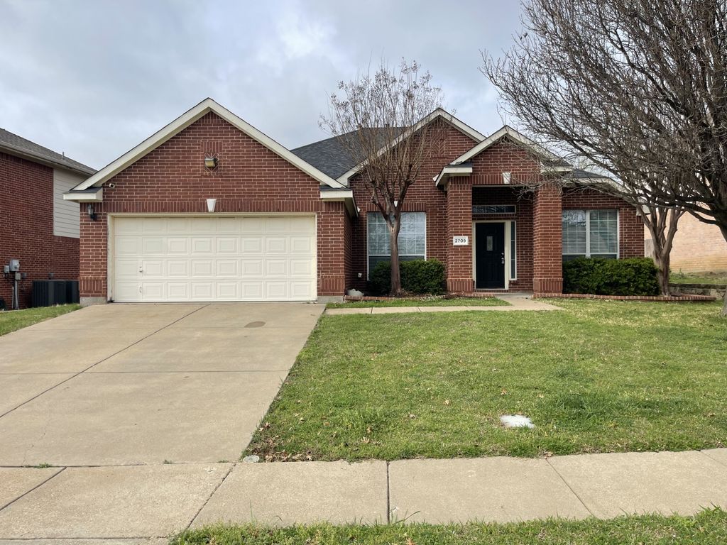 2709 Logan Drive, Mansfield, TX 76063