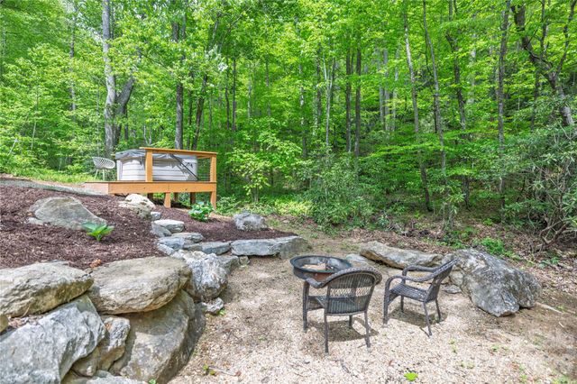 808 Mountain Cove Road, Hendersonville, NC 28792