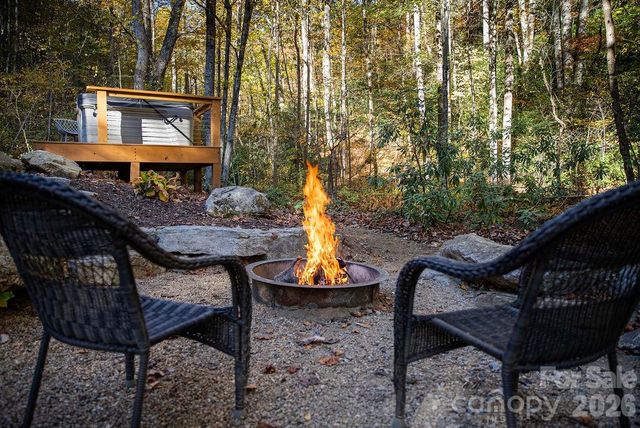 808 Mountain Cove Road, Hendersonville, NC 28792