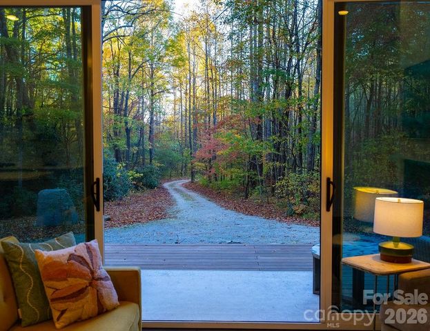 808 Mountain Cove Road, Hendersonville, NC 28792