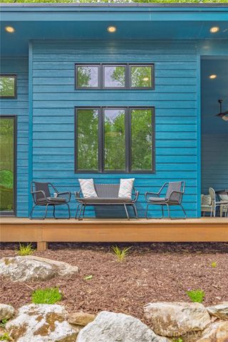 808 Mountain Cove Road, Hendersonville, NC 28792