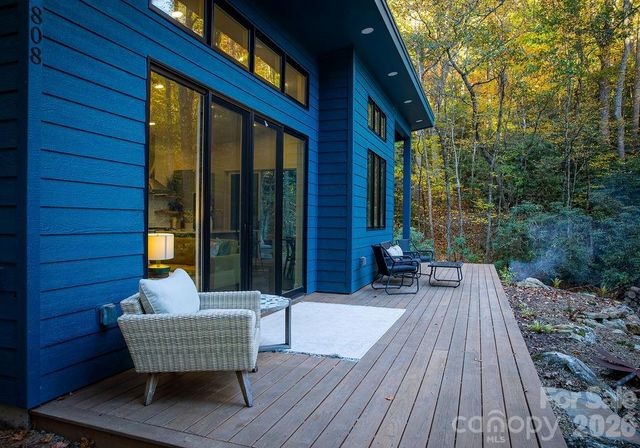 808 Mountain Cove Road, Hendersonville, NC 28792