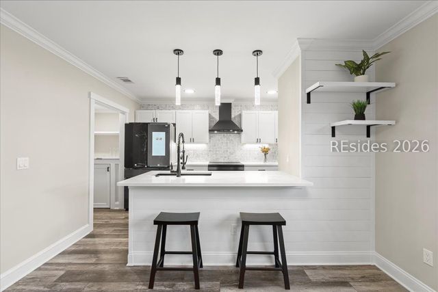 100 Mathews Dr Apt 26, Hilton Head Island, SC 29926