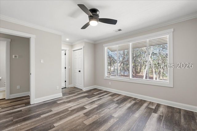 100 Mathews Dr Apt 26, Hilton Head Island, SC 29926