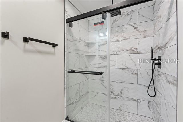 100 Mathews Dr Apt 26, Hilton Head Island, SC 29926