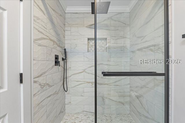 100 Mathews Dr Apt 26, Hilton Head Island, SC 29926