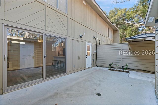 100 Mathews Dr Apt 26, Hilton Head Island, SC 29926