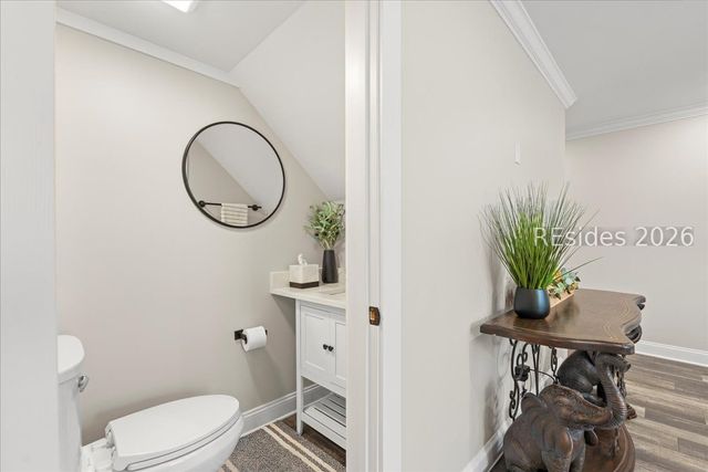 100 Mathews Dr Apt 26, Hilton Head Island, SC 29926