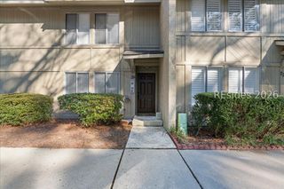 100 Mathews Dr Apt 26, Hilton Head Island, SC 29926