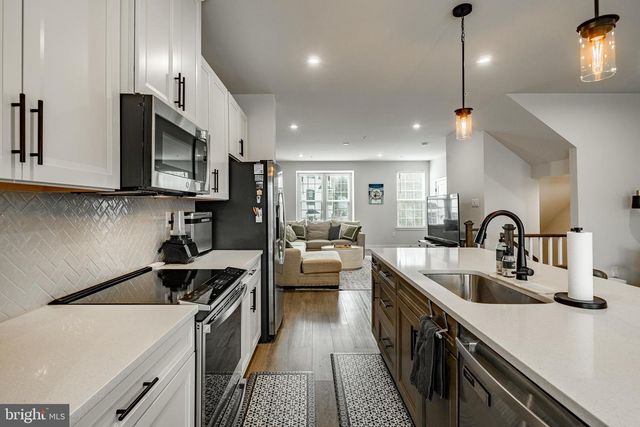 404 PITCH PINE WAY, Exton, PA 19341