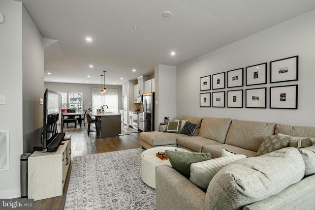 404 PITCH PINE WAY, Exton, PA 19341