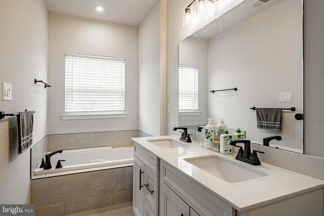 404 PITCH PINE WAY, Exton, PA 19341