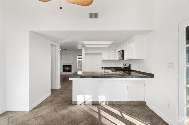 13109 Amanda Court, Bakersfield, CA 93314