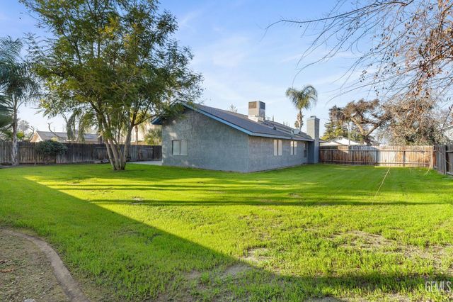 13109 Amanda Court, Bakersfield, CA 93314