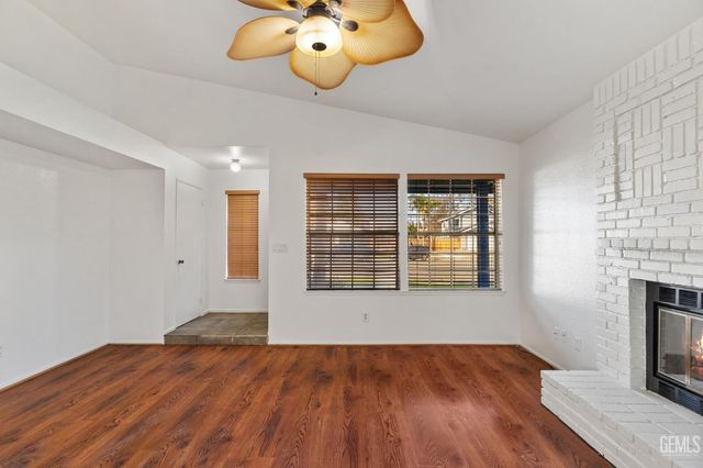 13109 Amanda Court, Bakersfield, CA 93314