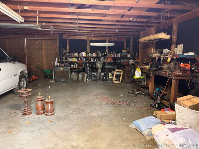 14261 E 425 Road, Claremore, OK 74017