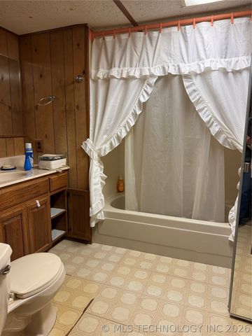 14261 E 425 Road, Claremore, OK 74017