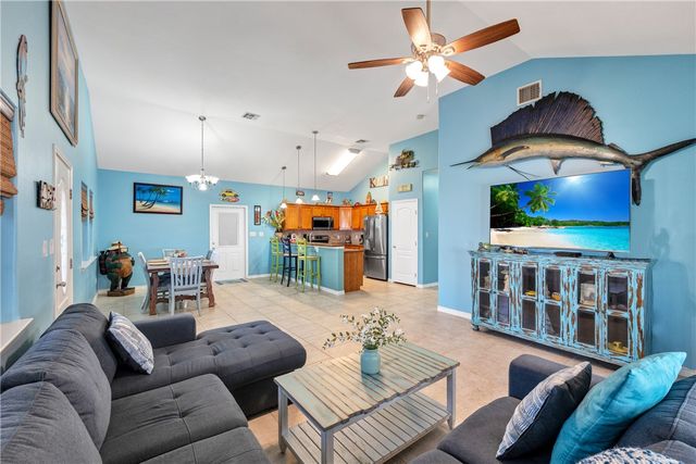 688 Morgan, Port Aransas, TX 78373