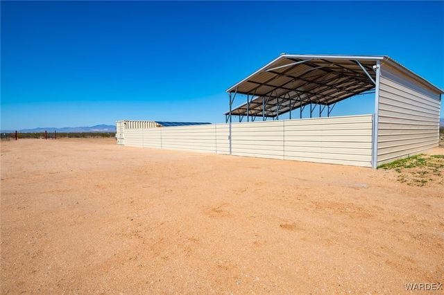 6058 Macayo Drive, Golden Valley, AZ 86413