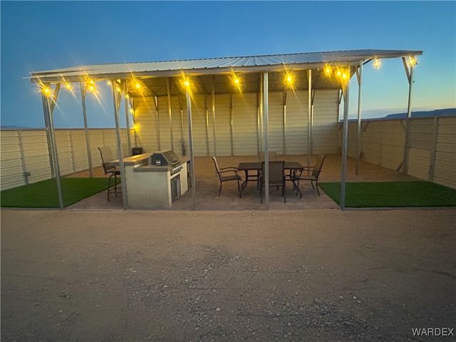 6058 Macayo Drive, Golden Valley, AZ 86413