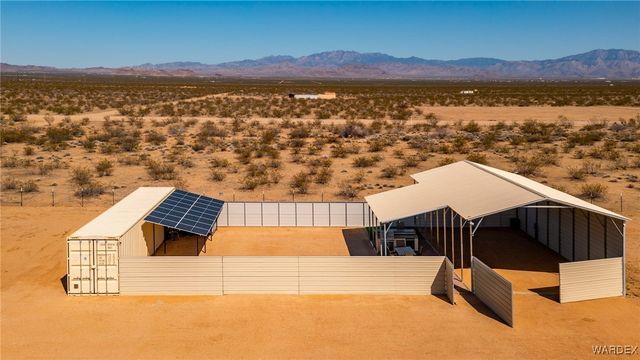 6058 Macayo Drive, Golden Valley, AZ 86413