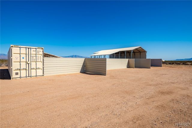 6058 Macayo Drive, Golden Valley, AZ 86413