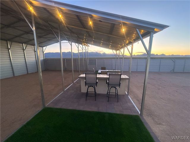 6058 Macayo Drive, Golden Valley, AZ 86413