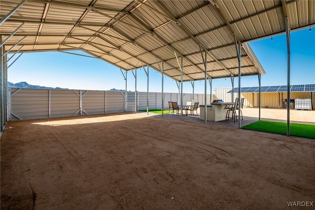 6058 Macayo Drive, Golden Valley, AZ 86413