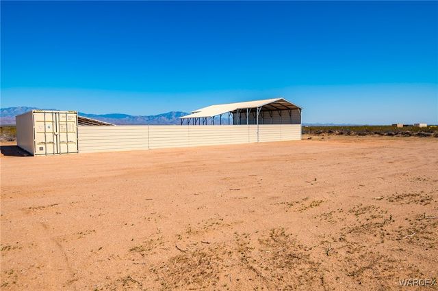 6058 Macayo Drive, Golden Valley, AZ 86413