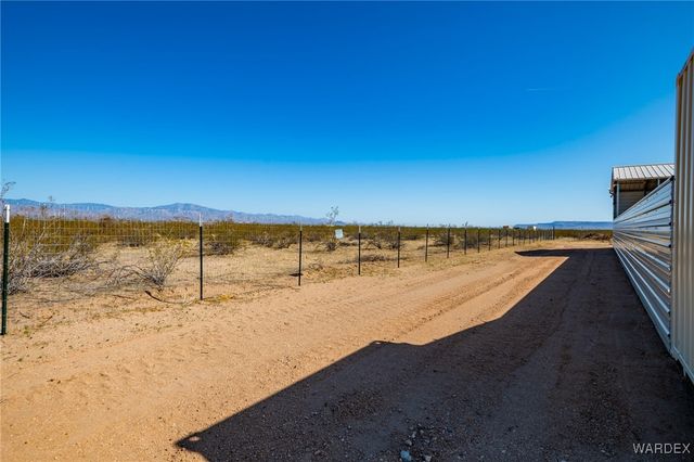 6058 Macayo Drive, Golden Valley, AZ 86413