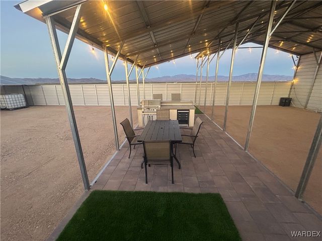 6058 Macayo Drive, Golden Valley, AZ 86413