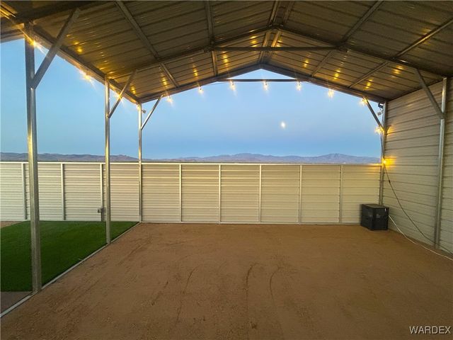 6058 Macayo Drive, Golden Valley, AZ 86413