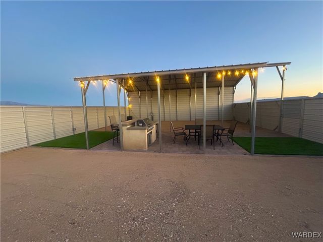 6058 Macayo Drive, Golden Valley, AZ 86413