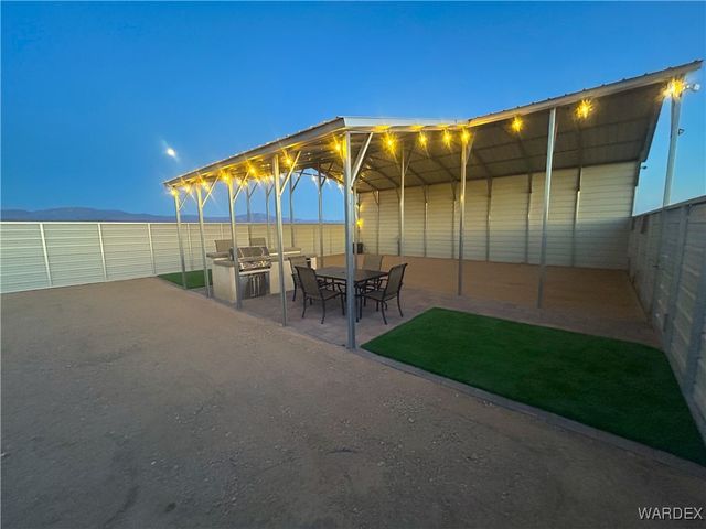 6058 Macayo Drive, Golden Valley, AZ 86413