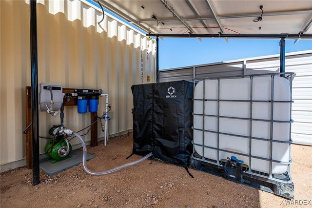 6058 Macayo Drive, Golden Valley, AZ 86413