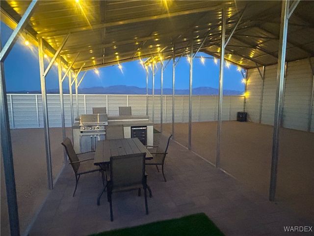 6058 Macayo Drive, Golden Valley, AZ 86413