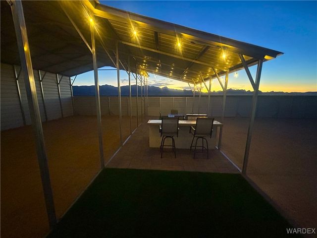 6058 Macayo Drive, Golden Valley, AZ 86413