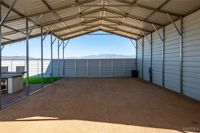 6058 Macayo Drive, Golden Valley, AZ 86413