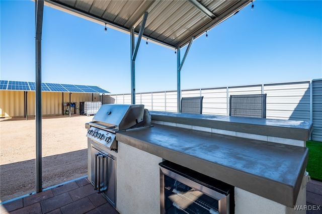 6058 Macayo Drive, Golden Valley, AZ 86413