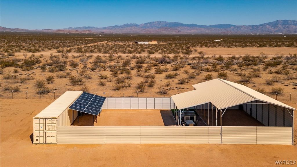 6058 Macayo Drive, Golden Valley, AZ 86413