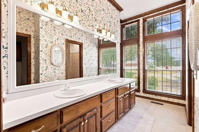 3001 Bradford Drive, Moore, OK 73160
