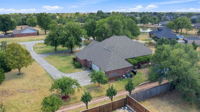 3001 Bradford Drive, Moore, OK 73160
