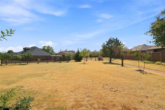 3001 Bradford Drive, Moore, OK 73160