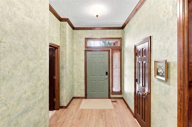 3001 Bradford Drive, Moore, OK 73160
