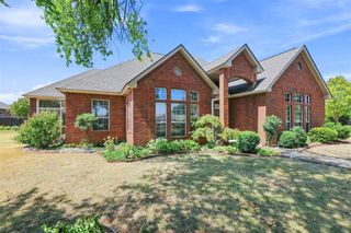 3001 Bradford Drive, Moore, OK 73160