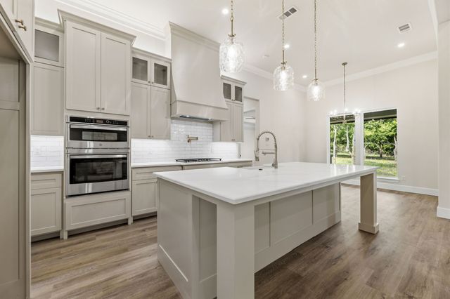 8505 Bronco Drive, Godley, TX 76044