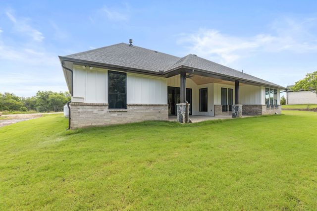 8505 Bronco Drive, Godley, TX 76044