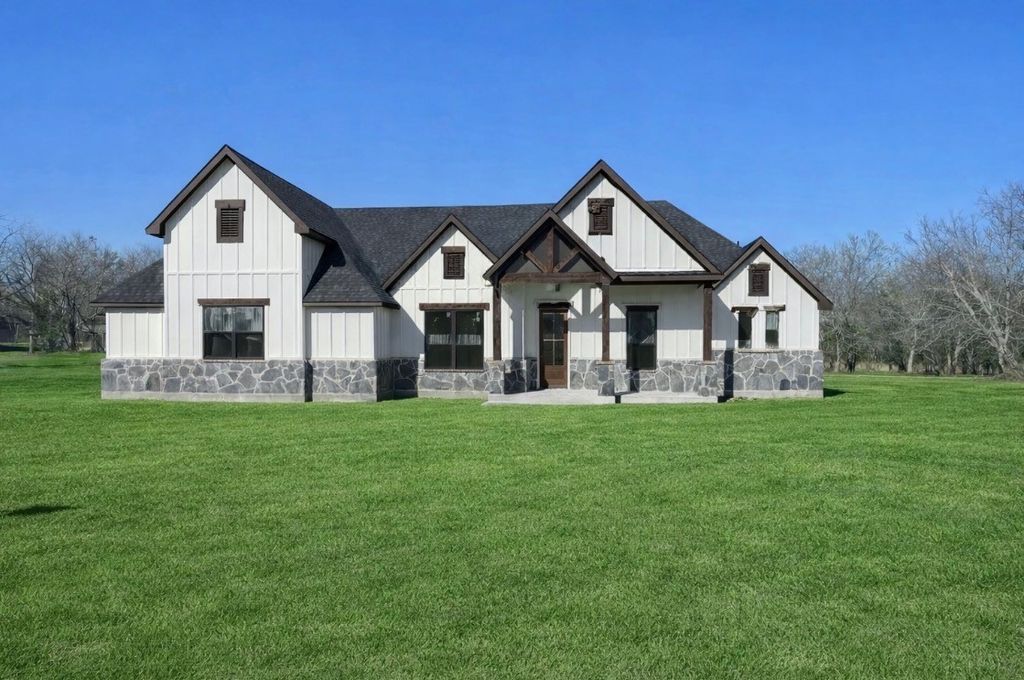 8505 Bronco Drive, Godley, TX 76044